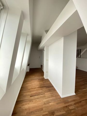 Weitblick über Wien - DG-Wohnung mitten im 6.Bezirk mit großer Dachterrasse zu vermieten! - Photo 3