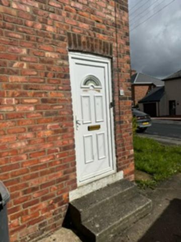 2 bedroom semi-detached house to rent - Photo 3