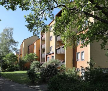 Großzügige 3-Zimmer-Wohnung mit Loggia & Essbereich // 3.OG rechts - Photo 2