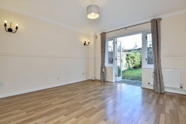 3 bedroom terraced house to rent - Photo 1
