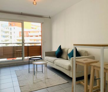 Location Appartement 2 pièces MARSEILLE 8ème - Photo 6