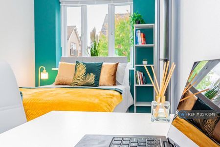 1 bedroom in a house share to rent - Photo 3