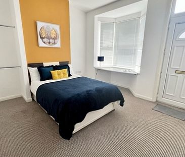 Top Quality Five Bed Student House - Photo 5