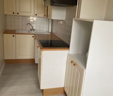 Location Appartement 1 pièce 35m² - Photo 2
