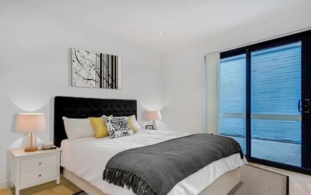 Trendy ground floor apartment - Photo 2