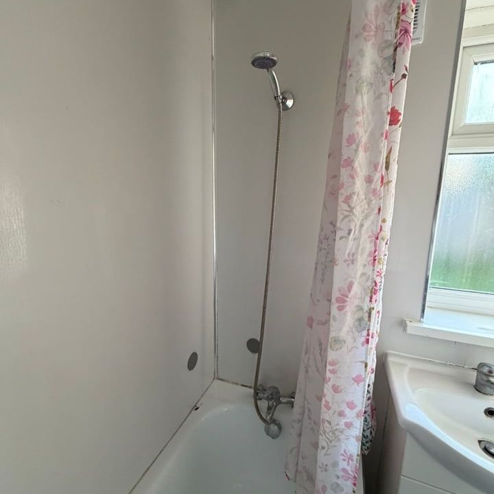 1 Bed Maisonette, Shere Road, IG2 - Photo 1