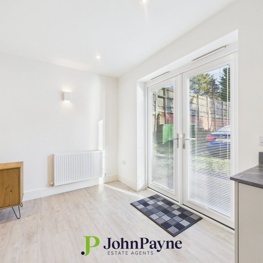 Warwick Road, Coventry, West Midlands, CV3 6AG - Photo 1