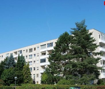 Erstbezug nach Generalsanierung: 2-Zimmer-Wohnung mit Loggia und Li... - Photo 1