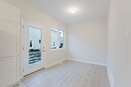 For Lease - 180 Ryan Reynolds Way, Orleans - Cumberland and Area, Ontario - Photo 4