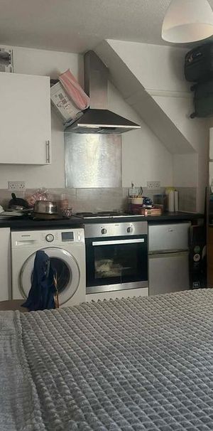 Studio to rent - Photo 1