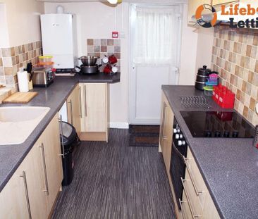 1 bedroom in a house share to rent - Photo 4