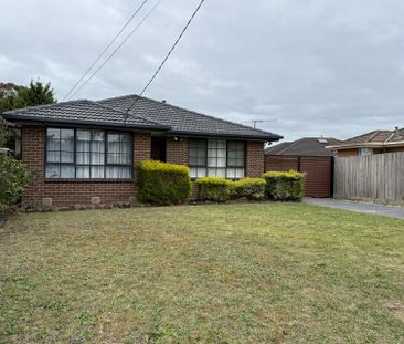 15 Marshall Court, Hampton Park VIC - Photo 4