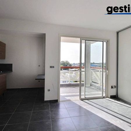 Location Appartement 1 pièce 24m² CAYENNE 97300 - Photo 3