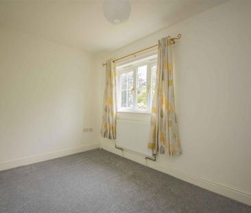 3 bed House - Detached To Let - Photo 5