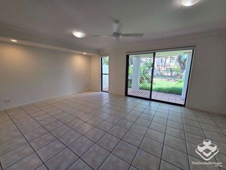 TOWNHOUSE FOR $750 PER WEEK - Photo 2