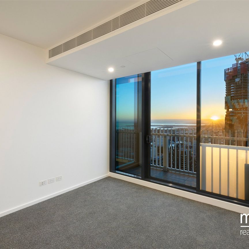 1712/560 Lonsdale Street - Photo 1