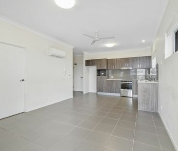 Coastal One-Bedroom Apartment just 450m to the Beach - Photo 4