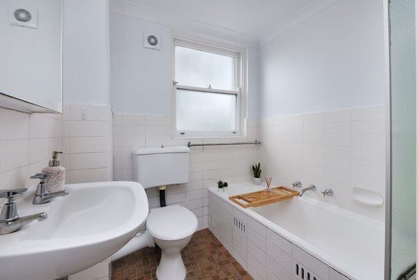 SUNNY 2 BEDROOM UNIT - Photo 1