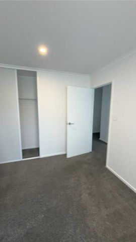 Coastal living at its finest - Photo 3