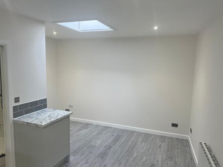 Studio Flat, London, CR0 - Photo 5