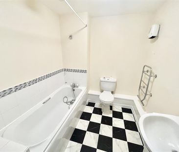 Hawkeswood Road, Southampton - Photo 6