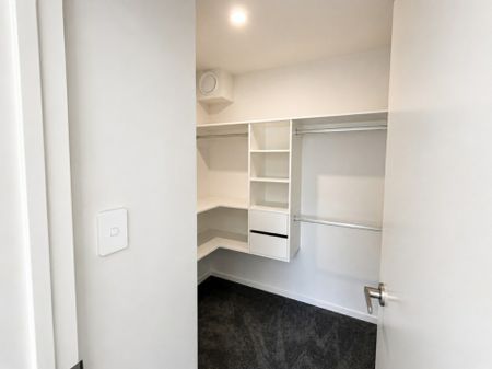 Executive Living - Brand New Home in Prime Beerescourt Location - Photo 5