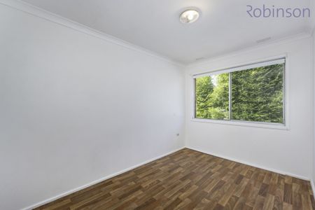 Recently renovated and close to Belmont 16s and Belmont shopping area. - Photo 2