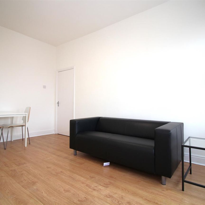 3 Evington Road, Leicester, Leicestershire, LE2 1QG - Photo 1