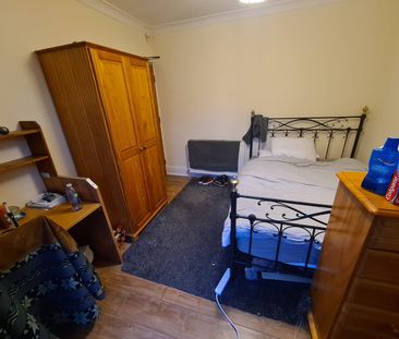 4 Bed - 52 Eden Drive, Burley, Leeds - LS4 2TN - Student - Photo 2