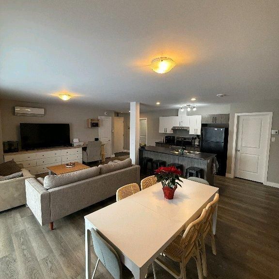 5 1/2 à louer immédiatement - Photo 1