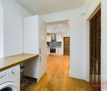 4 bedroom detached house to rent - Photo 4