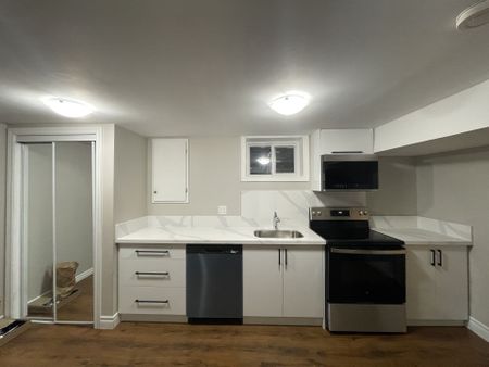 For Lease - 1311 Davenport Road Unit# B, Toronto, Ontario - Photo 2