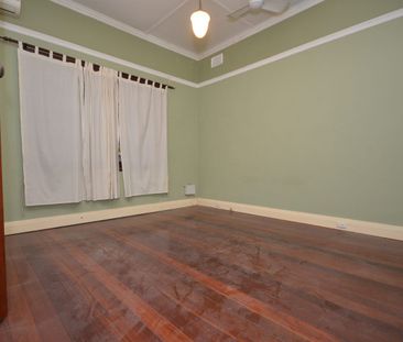 Character House - Photo 5