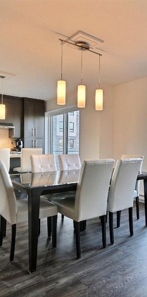 Superbe 4 1/2 + Bureau , LÉVIS, (St-David) 1er étage, air clim, 2 STATIONNEMENTS EXTÉRIEURS INCLUS, LIBRE LE 1ier décembre 2025. - Photo 1