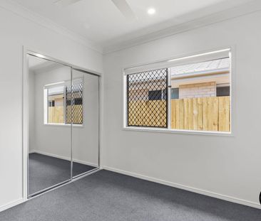 Modern Family Home in Sought-After South MacLean - Photo 5