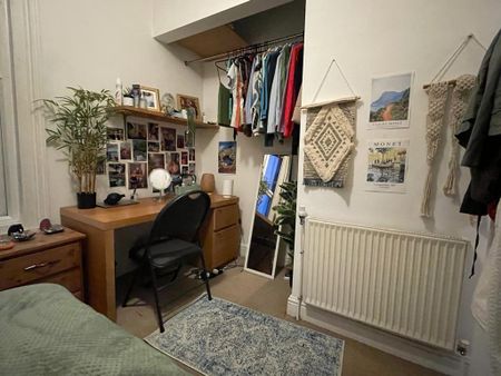 1 bedroom in a house share to rent - Photo 3