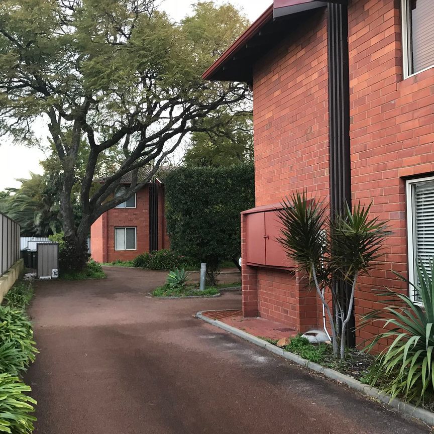 2/25 Comer Street, - Photo 1