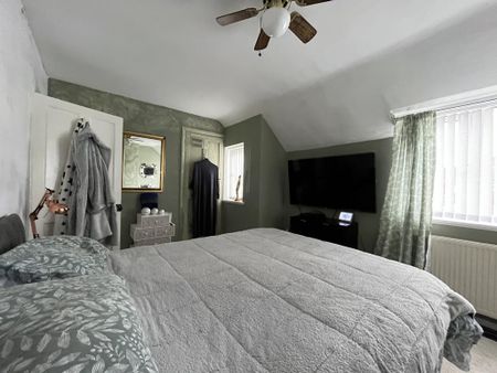 3 bedroom semi-detached house to rent - Photo 3