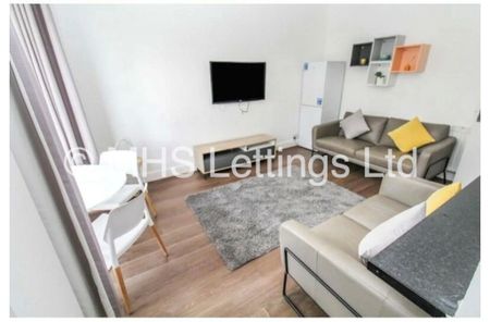 5 Bedroom Mid Terraced House for rent in St. Anns Mount - Photo 2