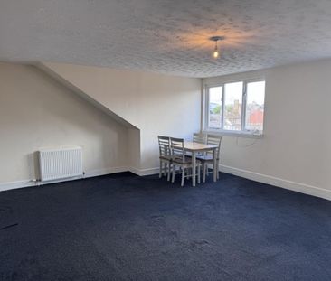 1 bedroom Flat To Let - Photo 2