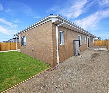 Quality, Family Home! - Photo 5