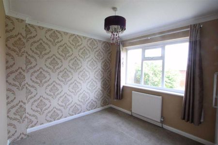 2 bedroom detached bungalow to rent - Photo 3