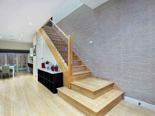 Luxury Contemporary Living in Exclusive Templestowe Pocket - Modern 3-Bedroom Home with High-End Finishes - Photo 1