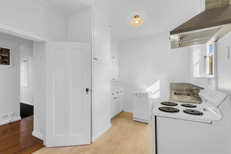 2-Bedroom Home in the Heart of Pt Chevalier - Photo 4