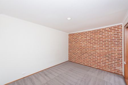 4 Nairn Place, Macquarie ACT 2614 - Townhouse For Rent | Domain - Photo 5