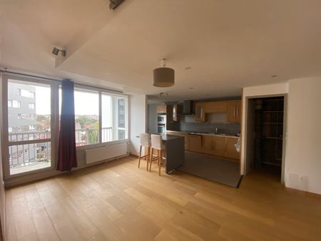 Location Appartement 4 pièces 84m² LA MADELEINE 59110 - Photo 2