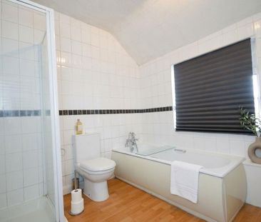 3 bedroom semi-detached house to rent - Photo 5