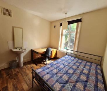 7 bedroom detached house to rent - Photo 3
