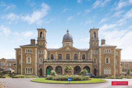 Royal Drive, London, N11 - Photo 4