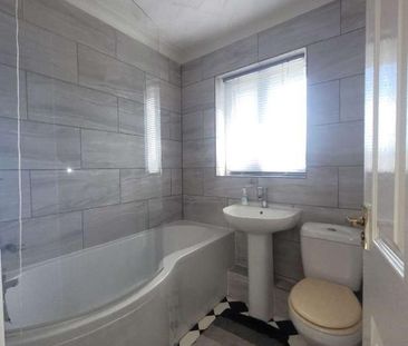 Elim Court, NP22 - Photo 4